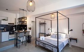 Aristophanes Luxury Flat Psyrri Square